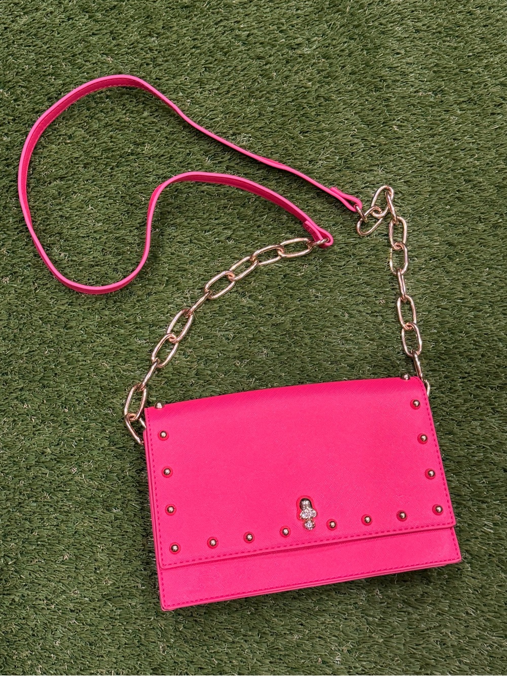 Like Dreams Pink Shoulder Crossbody Bag Purse Gold Chain Skull Emblem Charm Rare